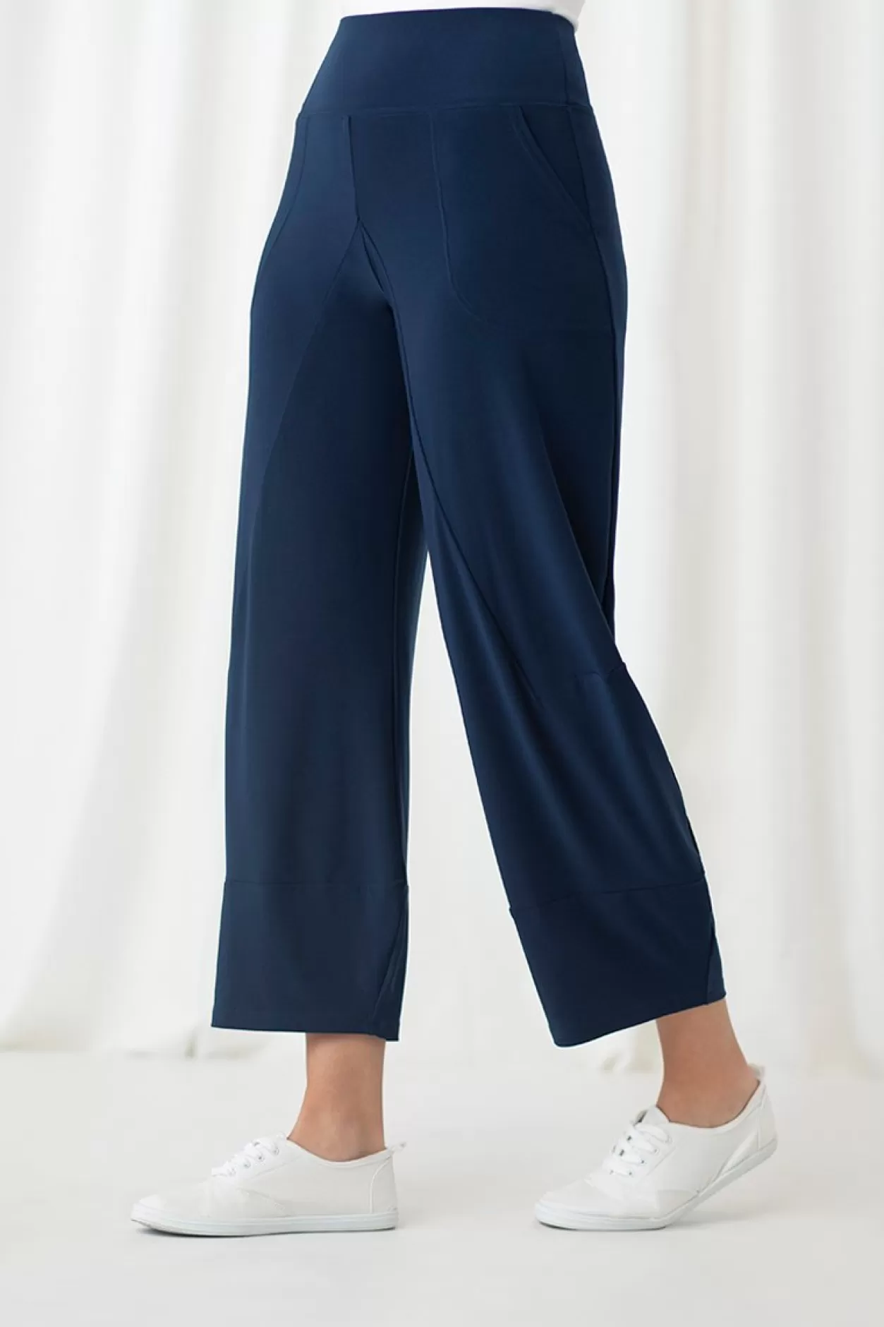 Women Sympli Angle Seam Lantern Pant