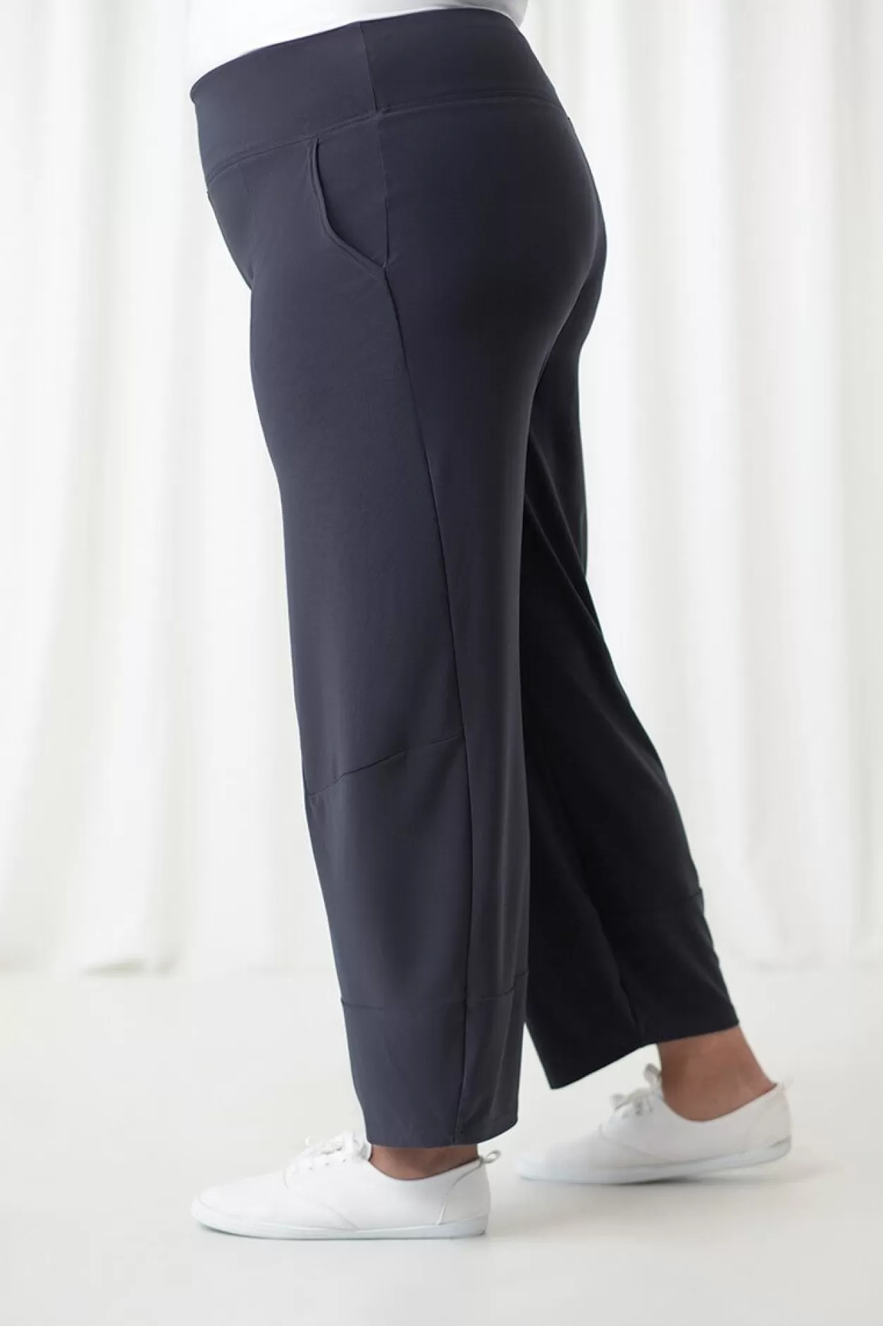 Women Sympli Angle Seam Lantern Pant Plus