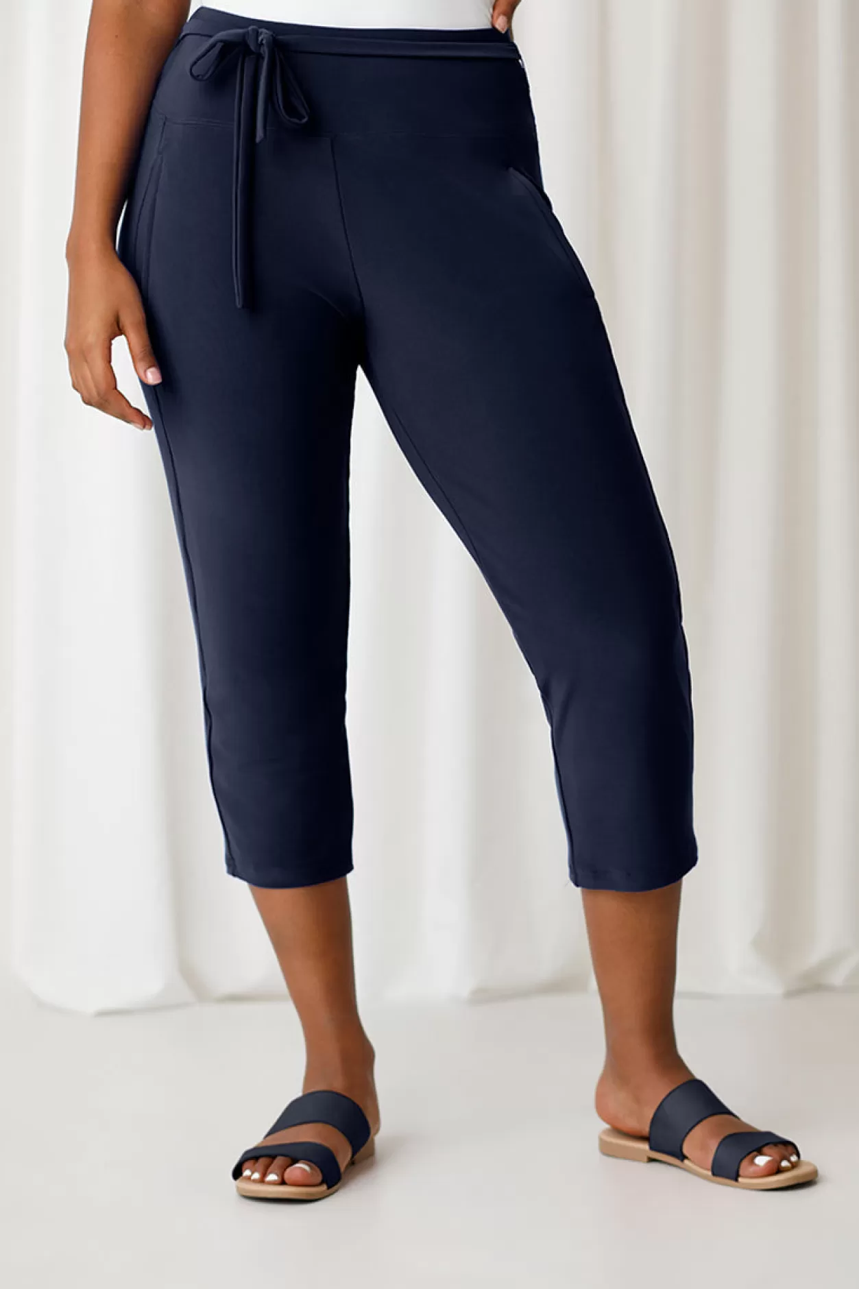 Women Sympli Belted Capri