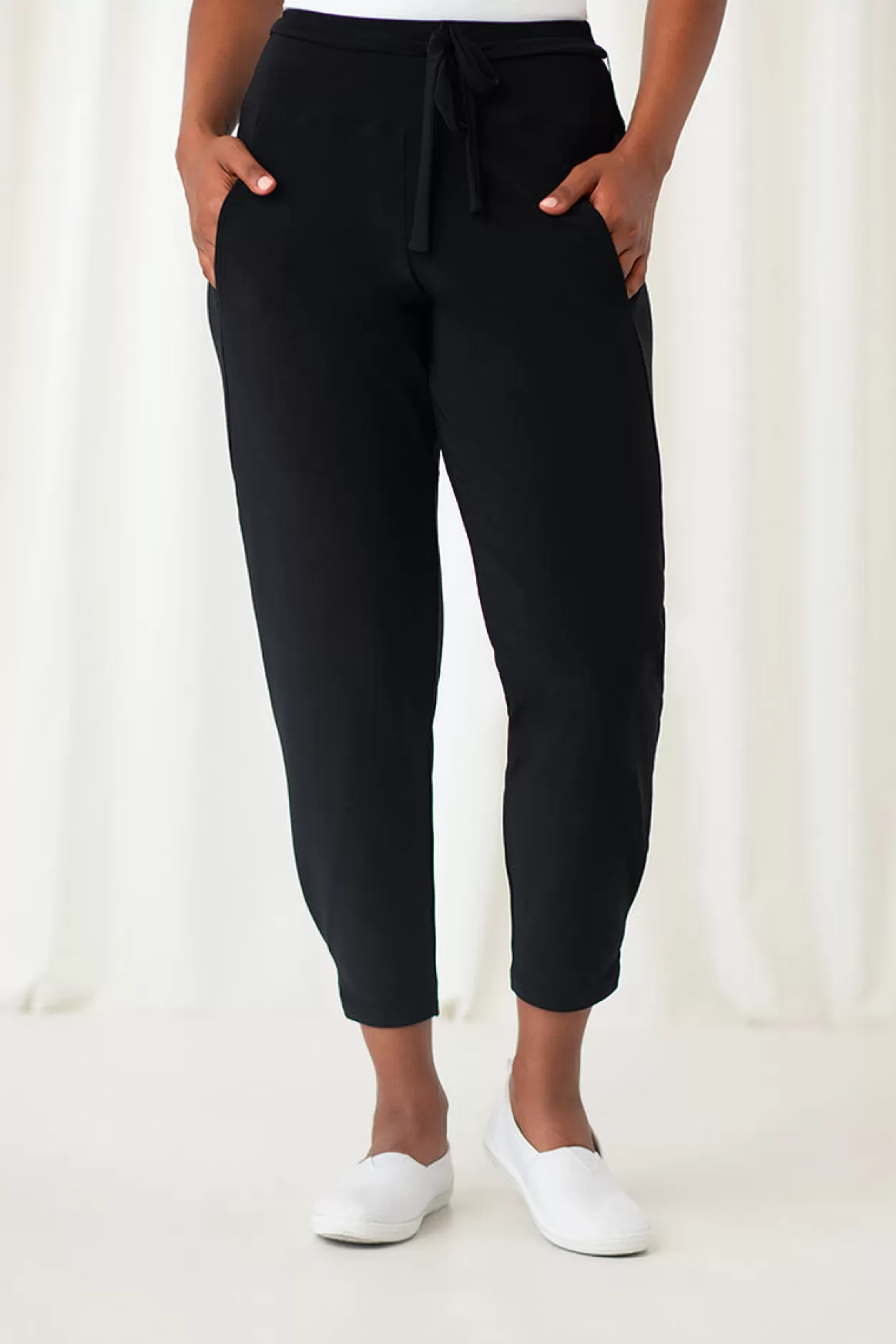 Women Sympli Belted Pleat Hem Jogger