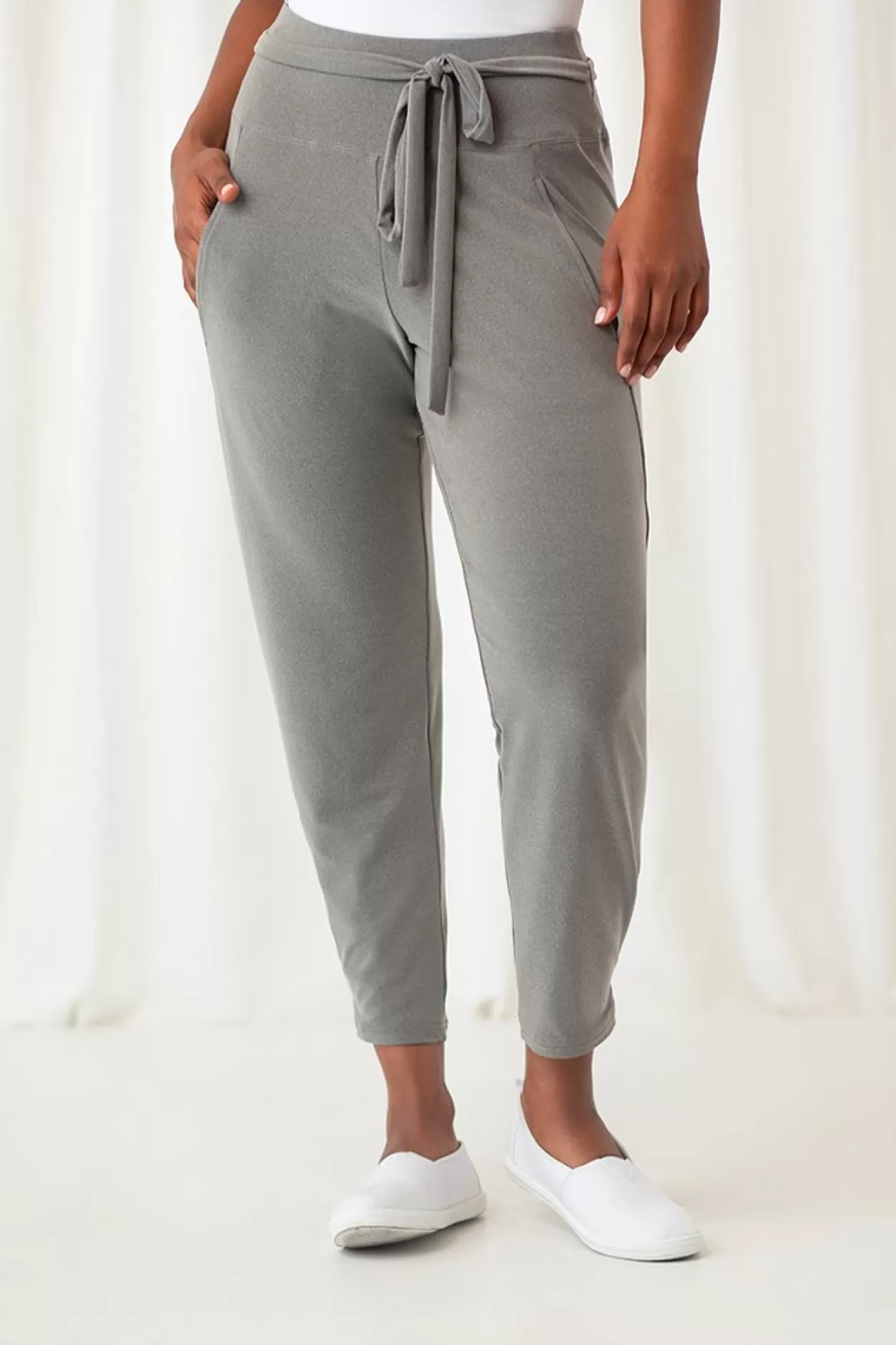 Women Sympli Belted Pleat Hem Jogger