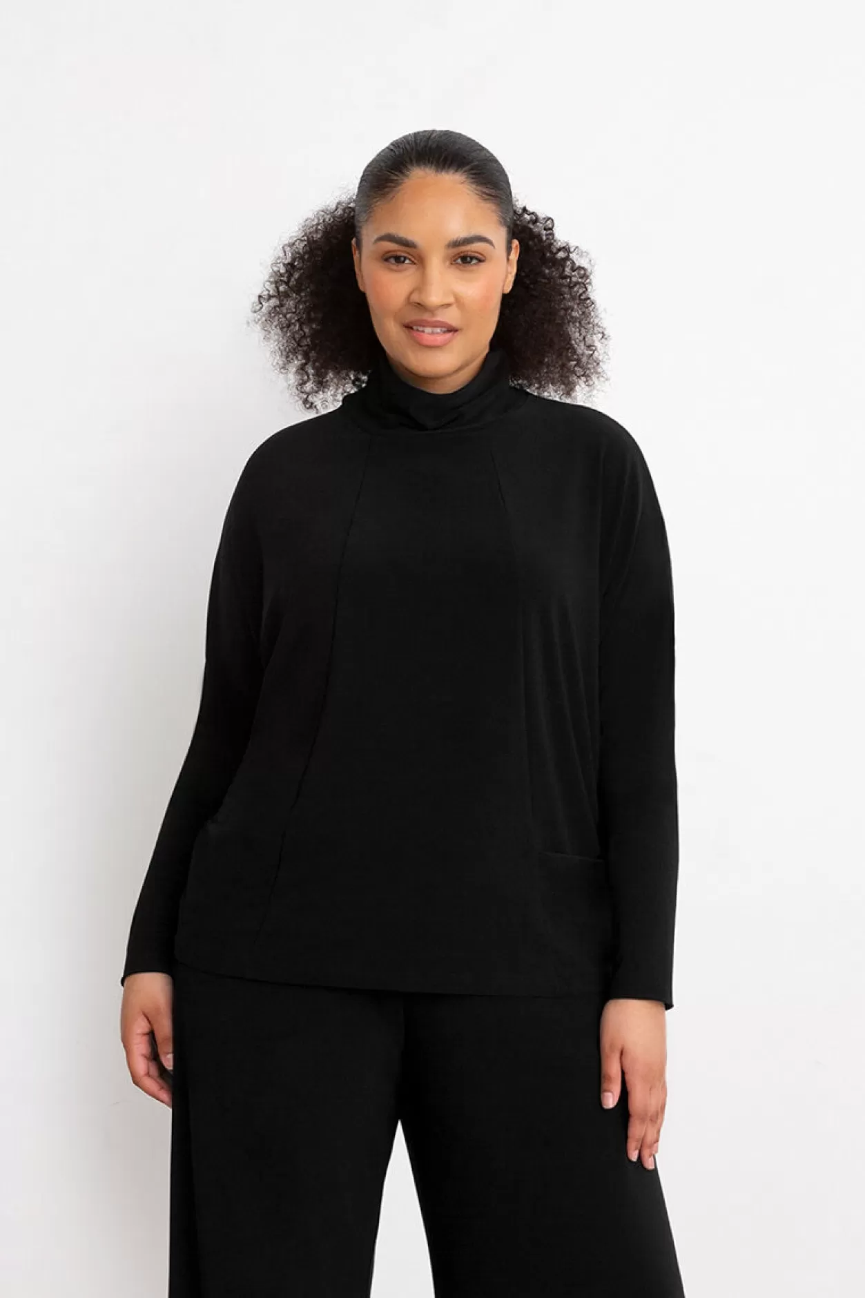 Women Sympli Boxy Pocket Top