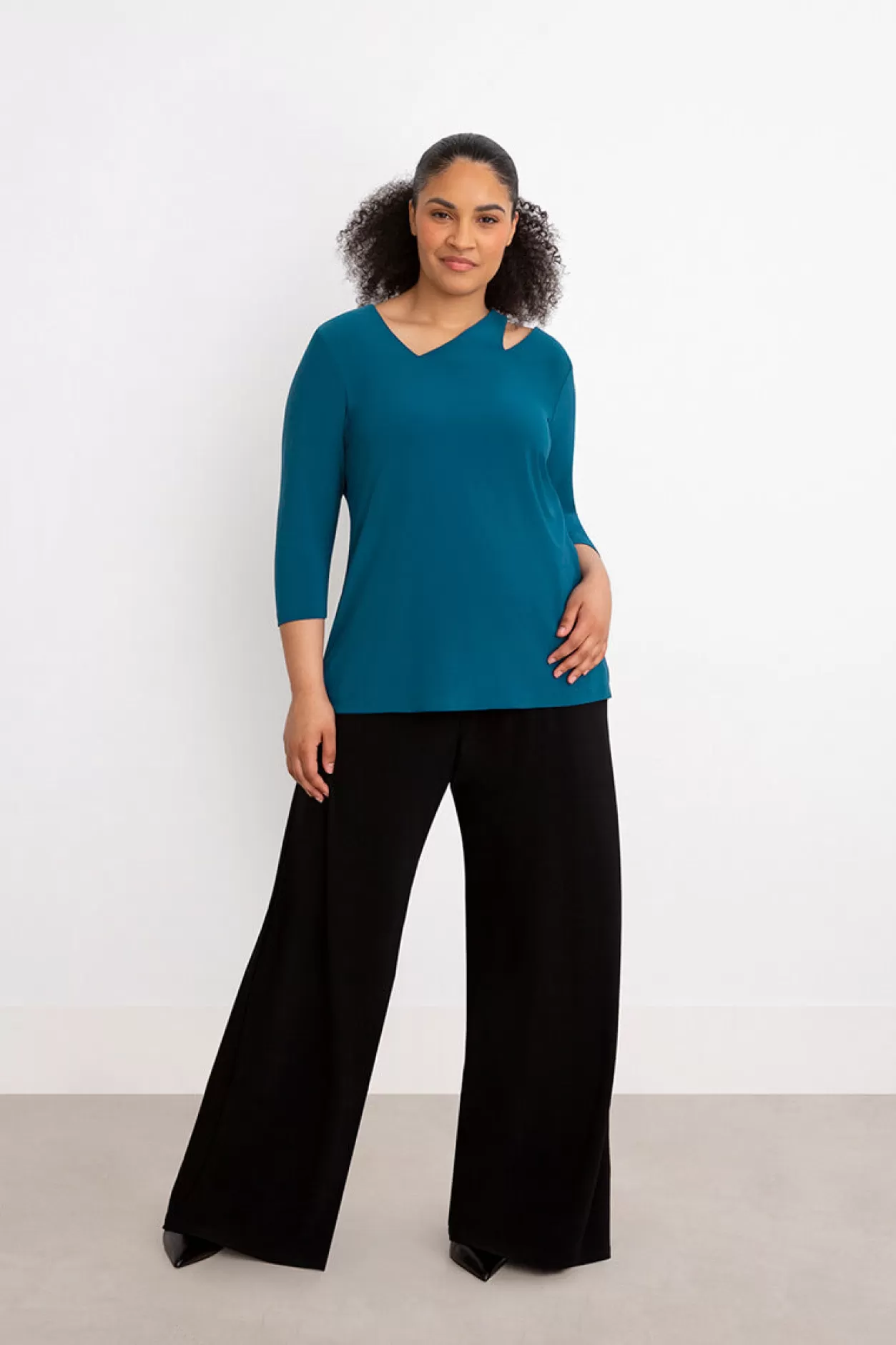 Women Sympli Cutting Edge Top