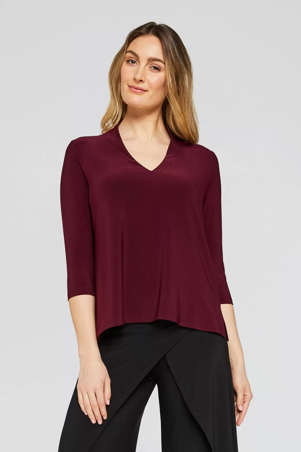 Women Sympli Deep V Top