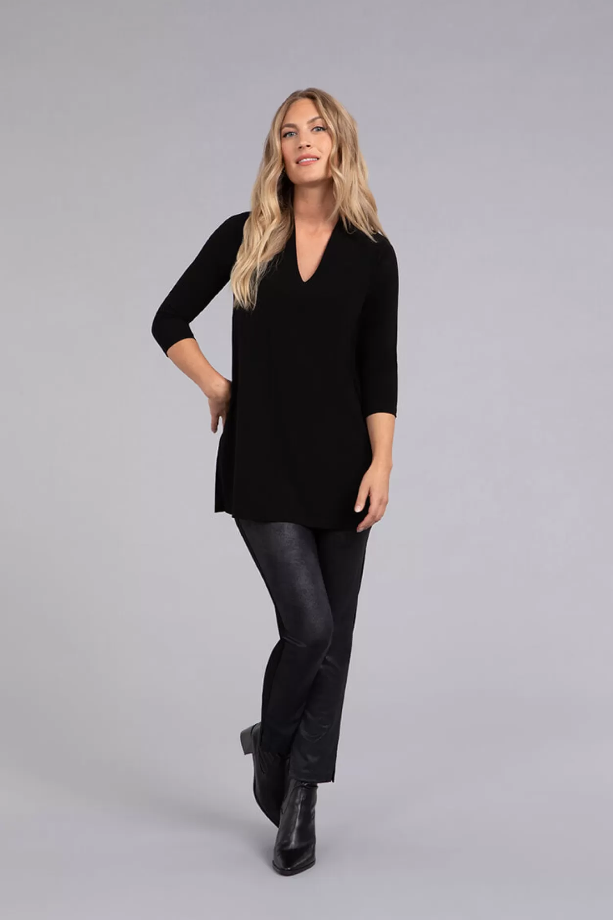 Women Sympli Deep V Tunic