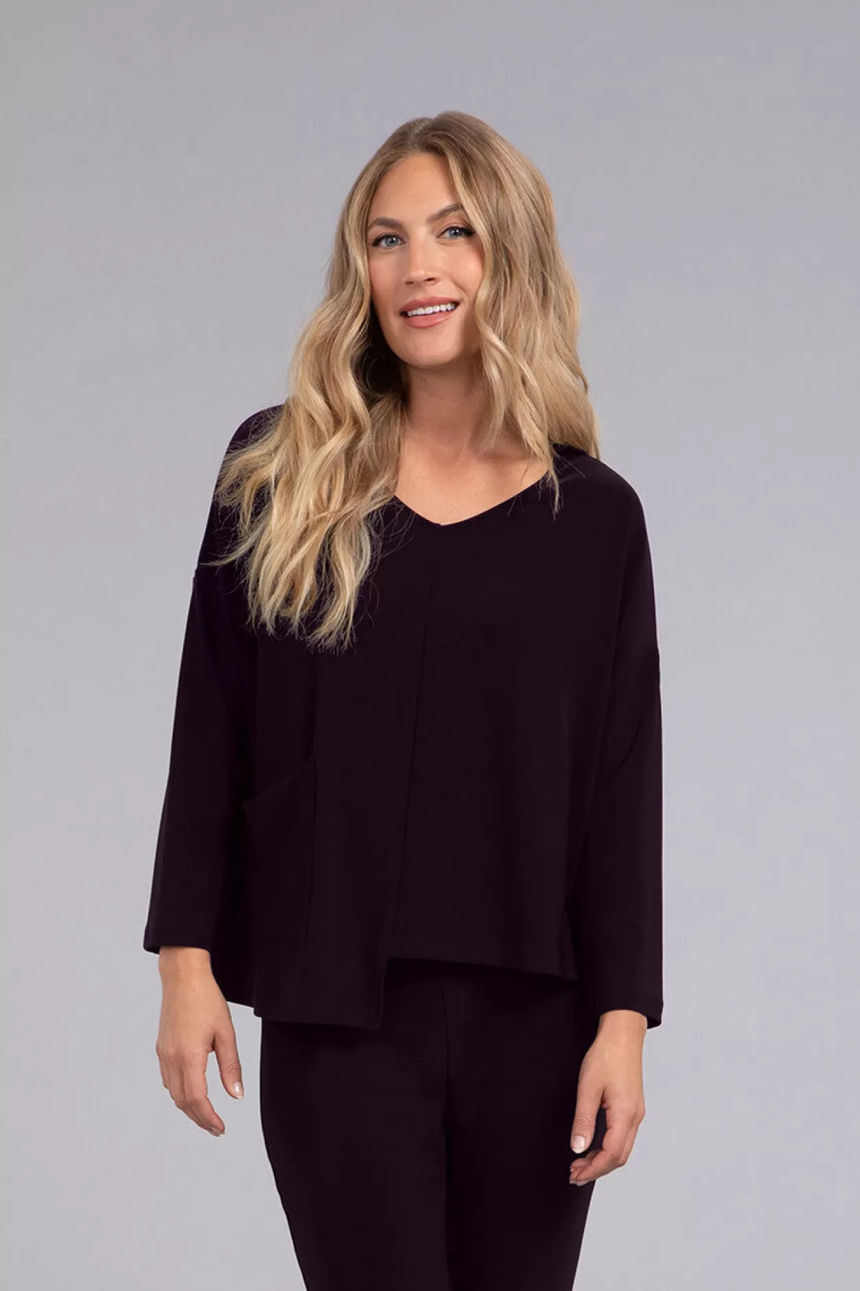 Women Sympli Etch V-Neck Top