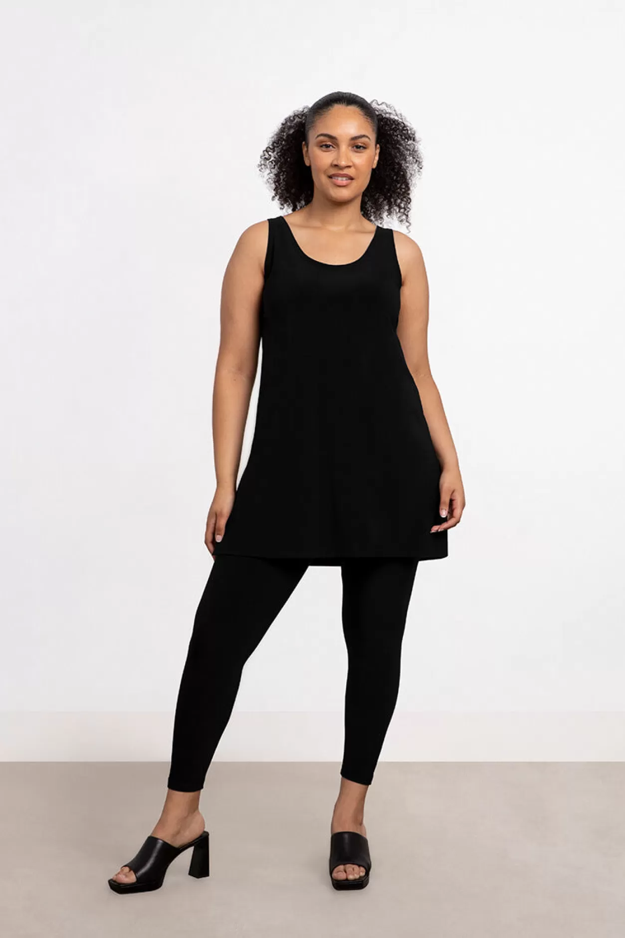 Women Sympli Go To Tank Tunic