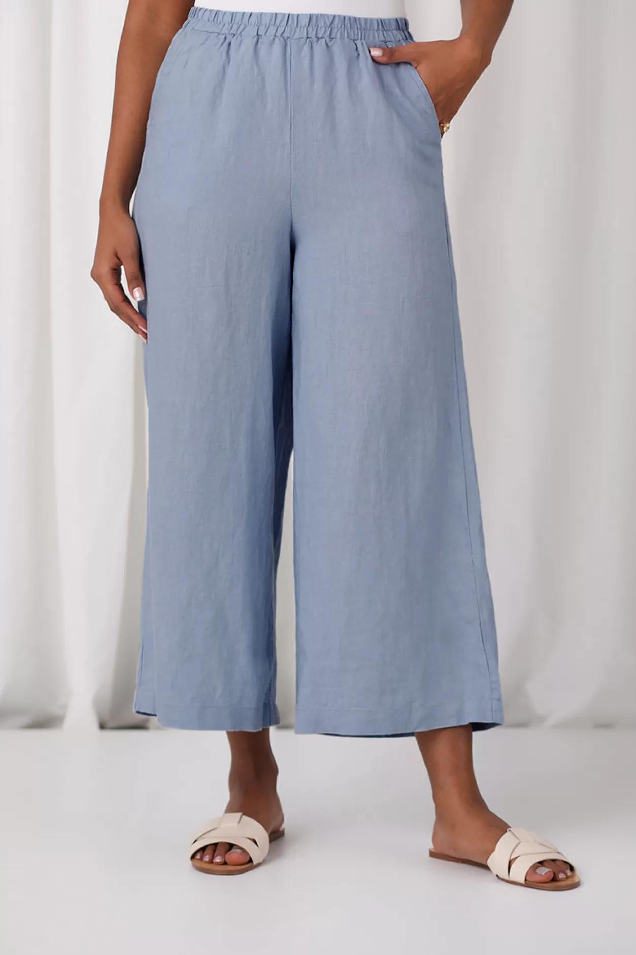 Women Sympli Linen Wide Leg Crop