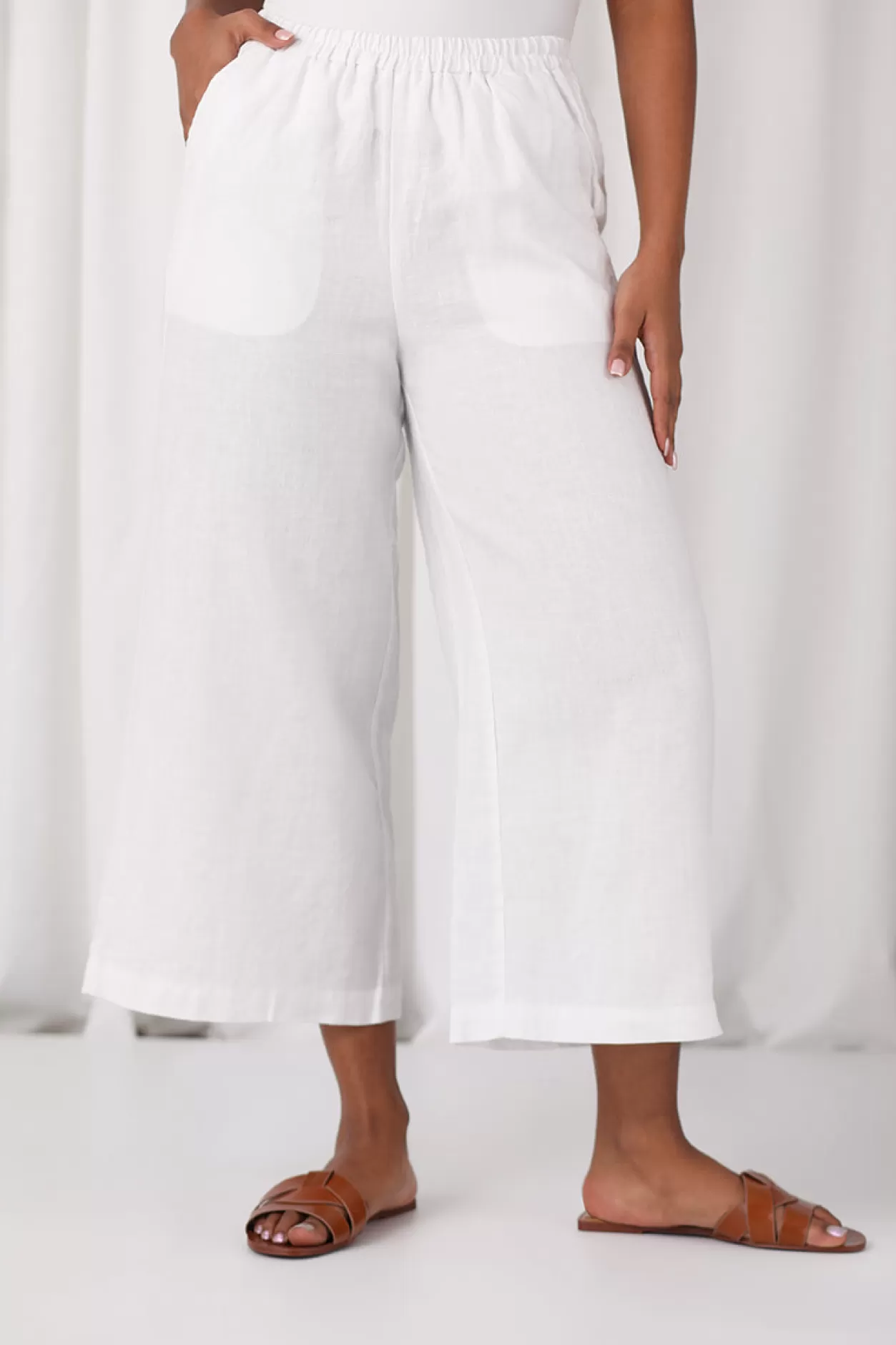 Women Sympli Linen Wide Leg Crop