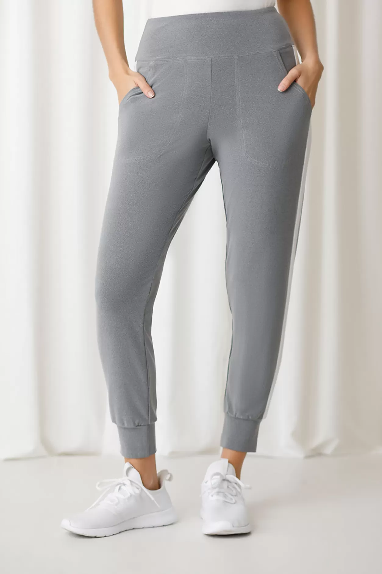 Women Sympli Motion Jogger