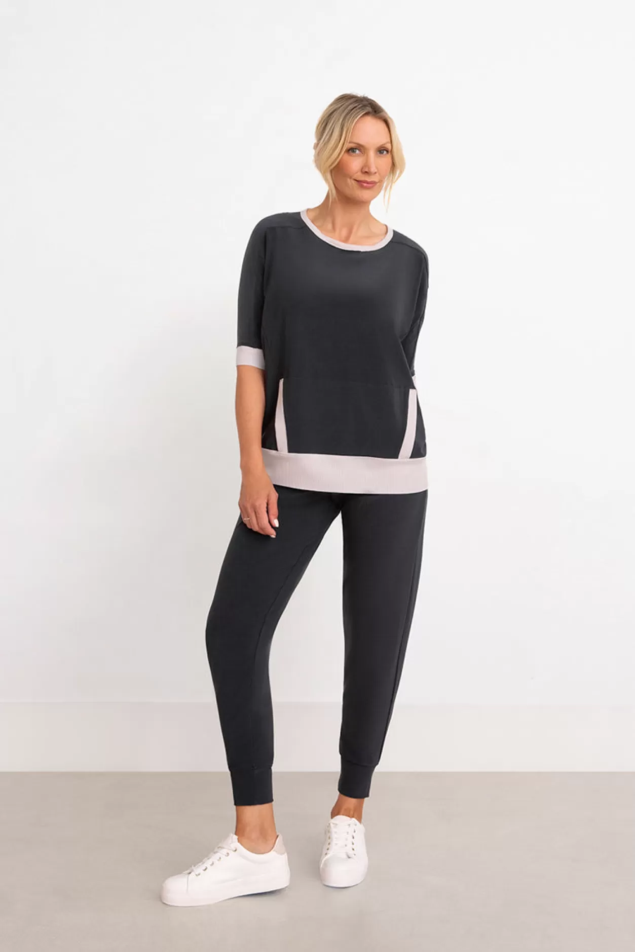 Women Sympli Motion Kangaroo Pocket Top