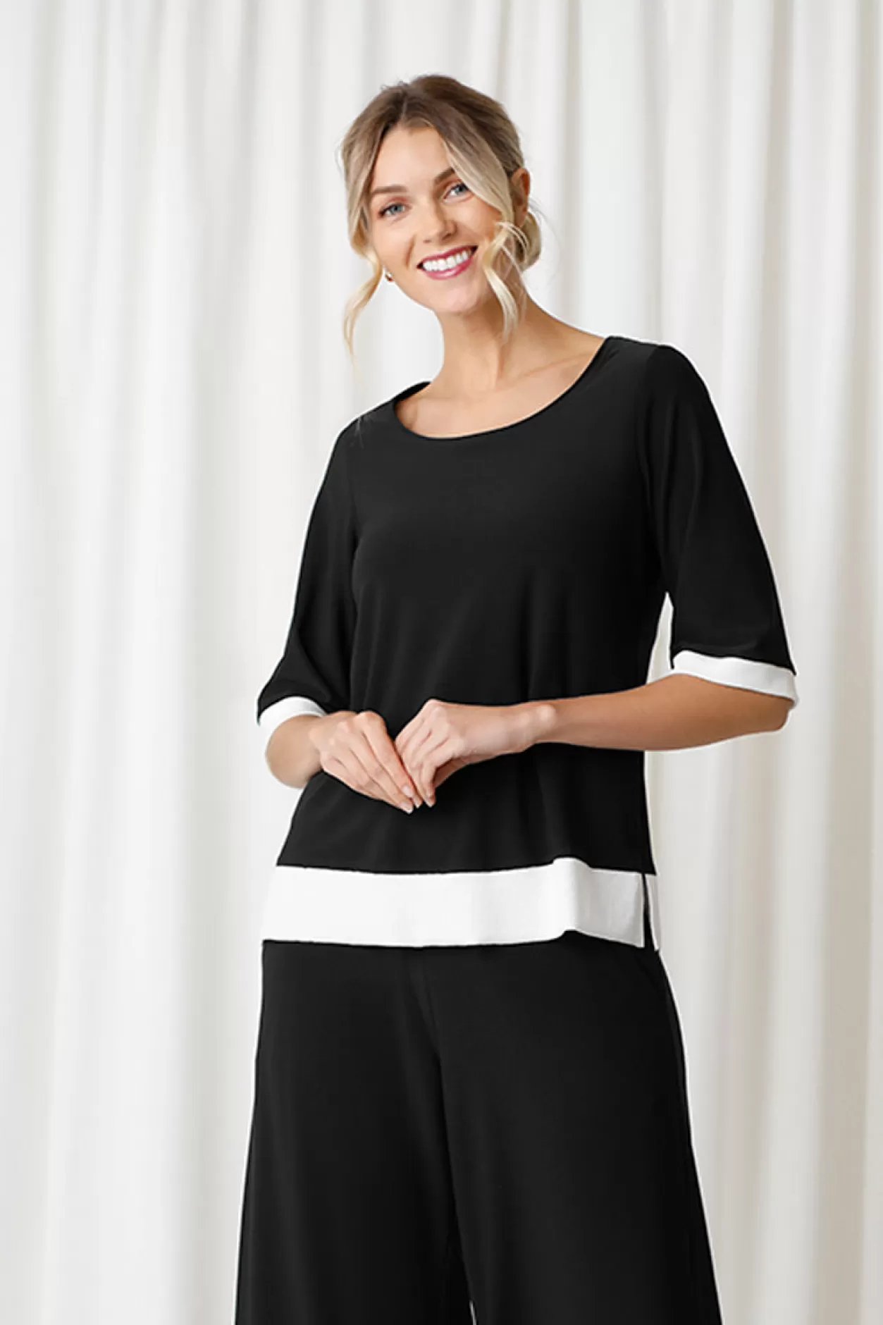 Women Sympli Motion Trim Top