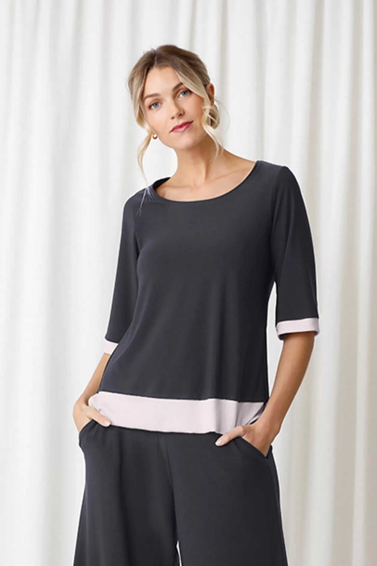 Women Sympli Motion Trim Top