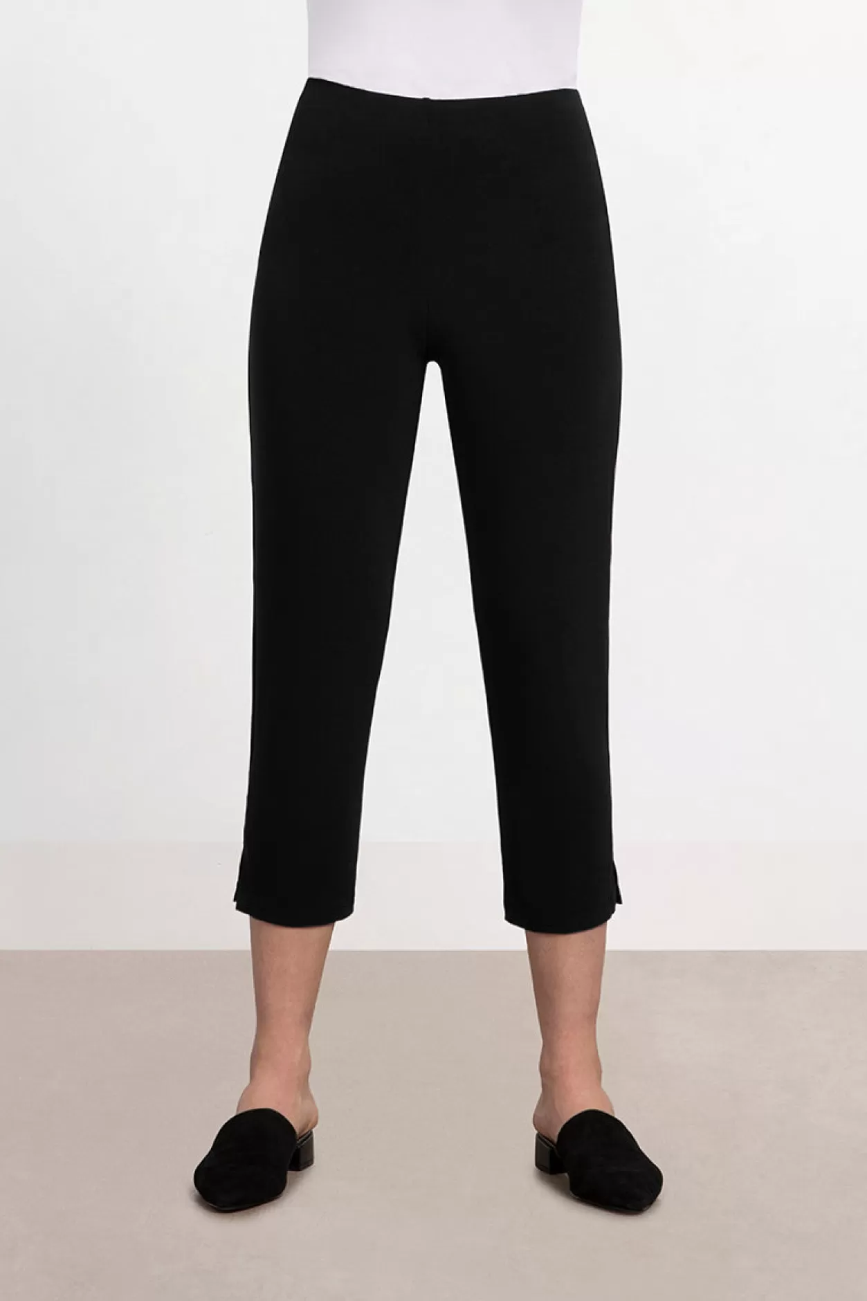 Women Sympli Narrow Pant Short