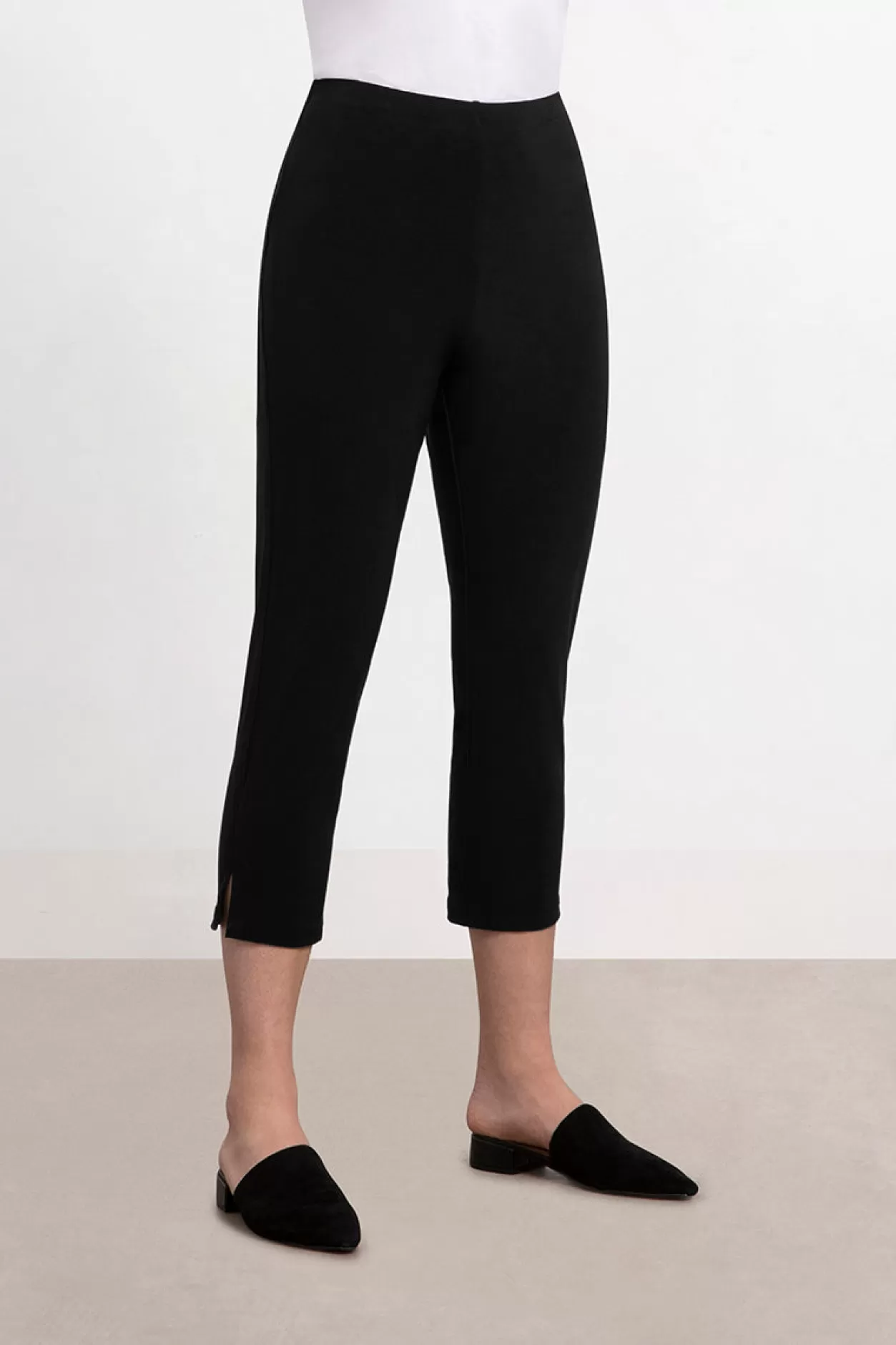 Women Sympli Narrow Pant Short