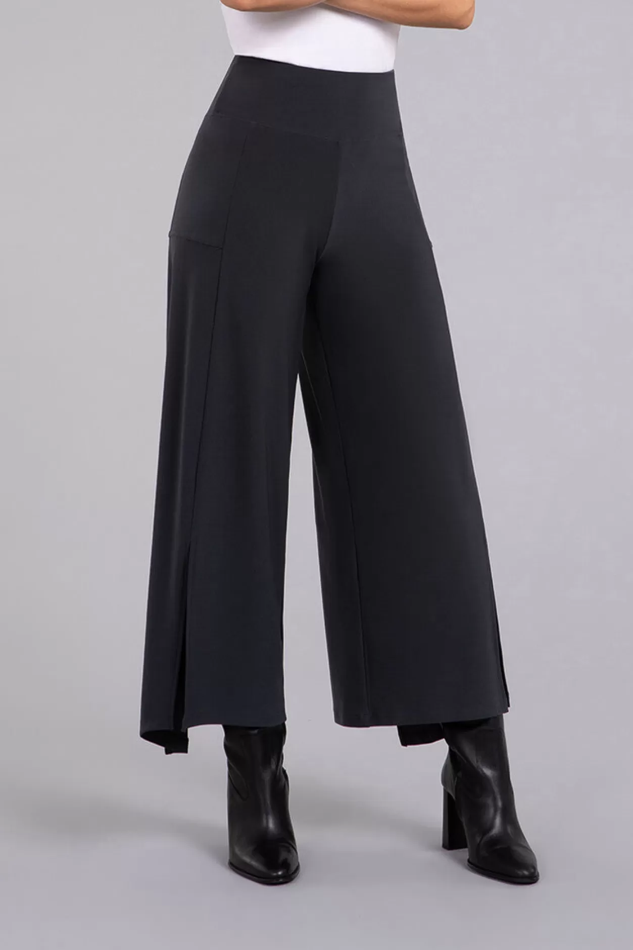 Women Sympli Nu Jolt Pant