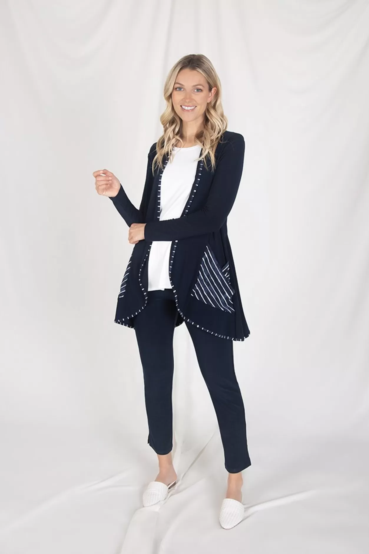 Women Sympli Outline Cardigan