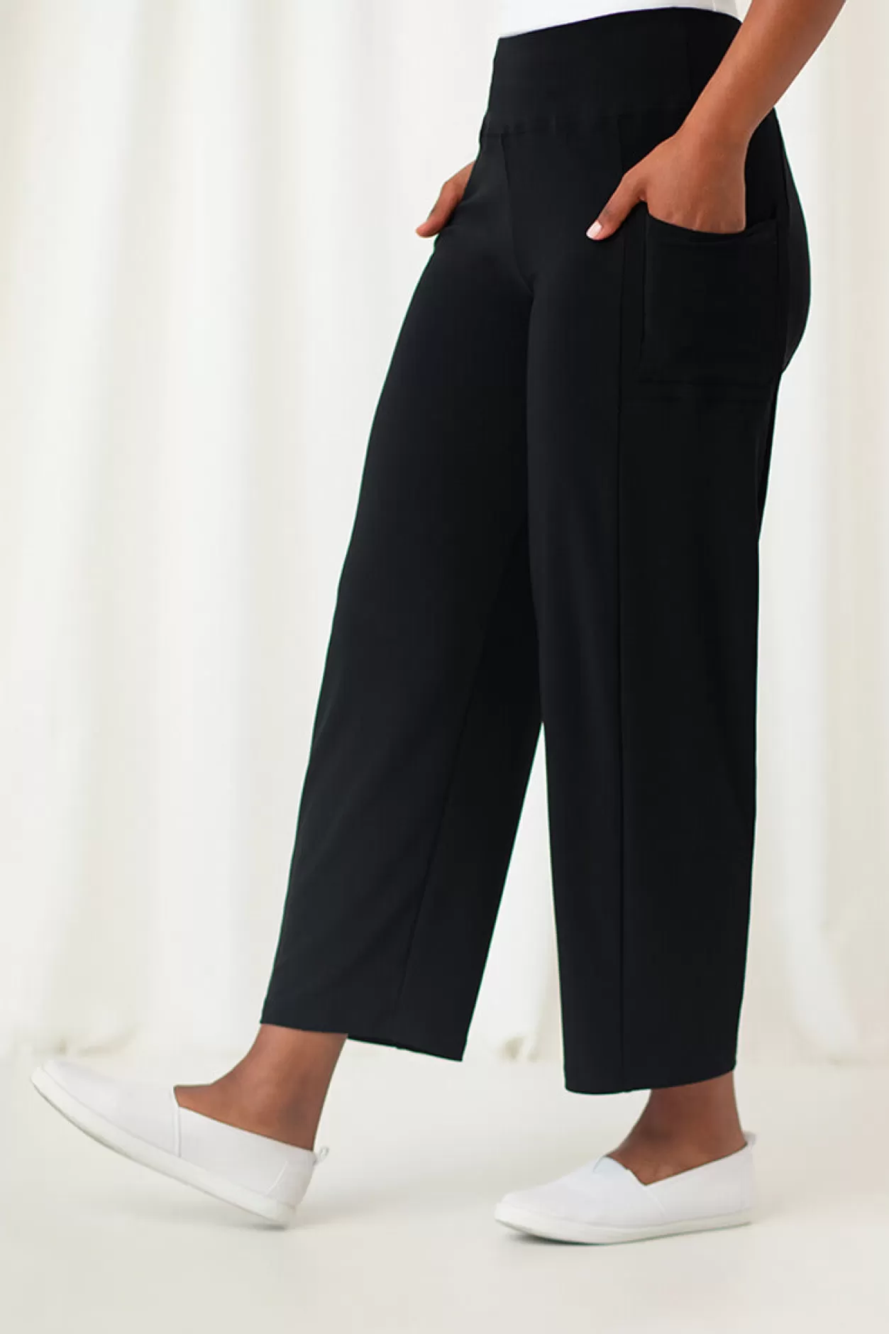 Women Sympli Pocket Ankle Pant