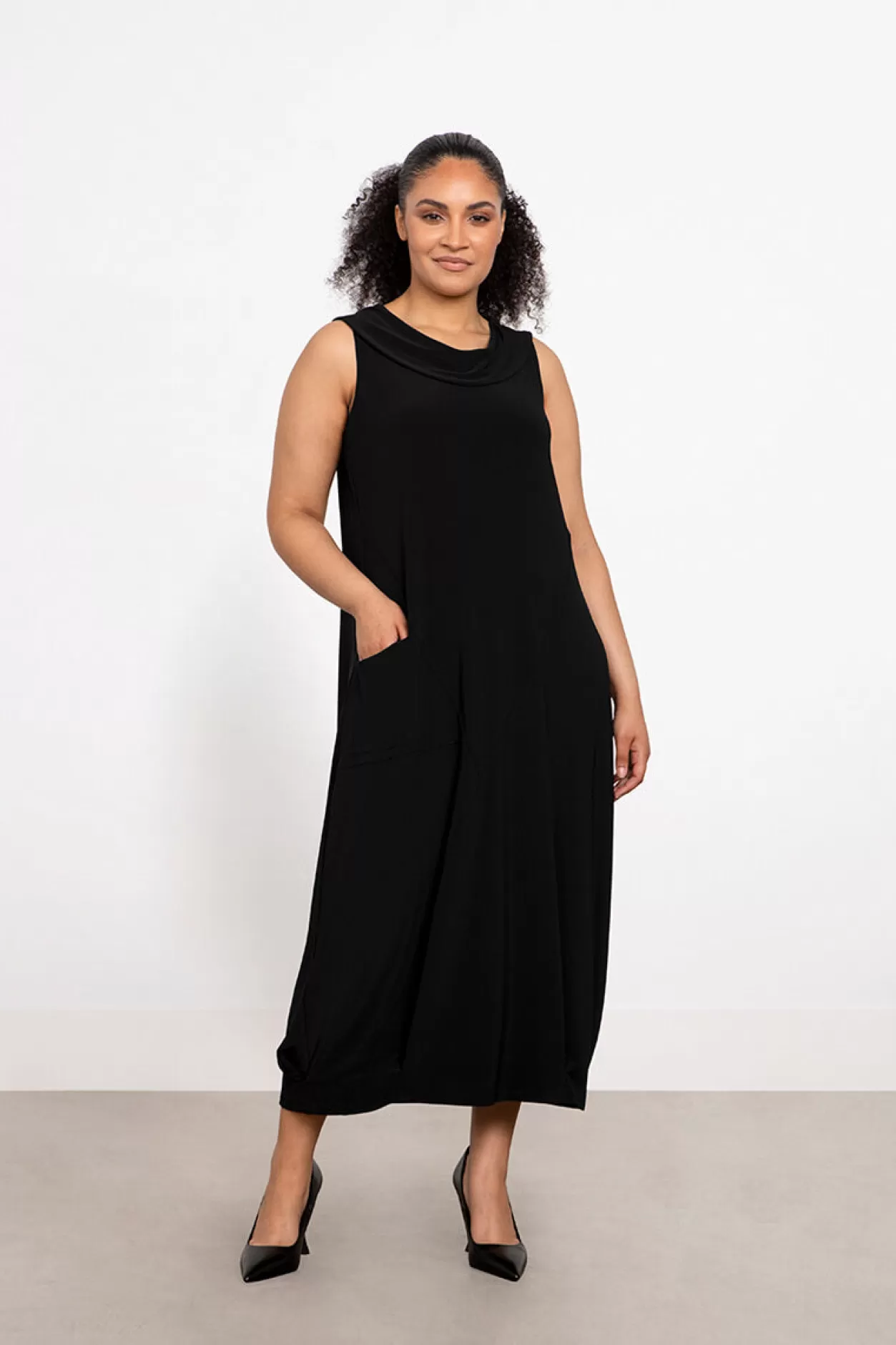 Women Sympli Sleeveless Angle Seam Pleat Hem Dress