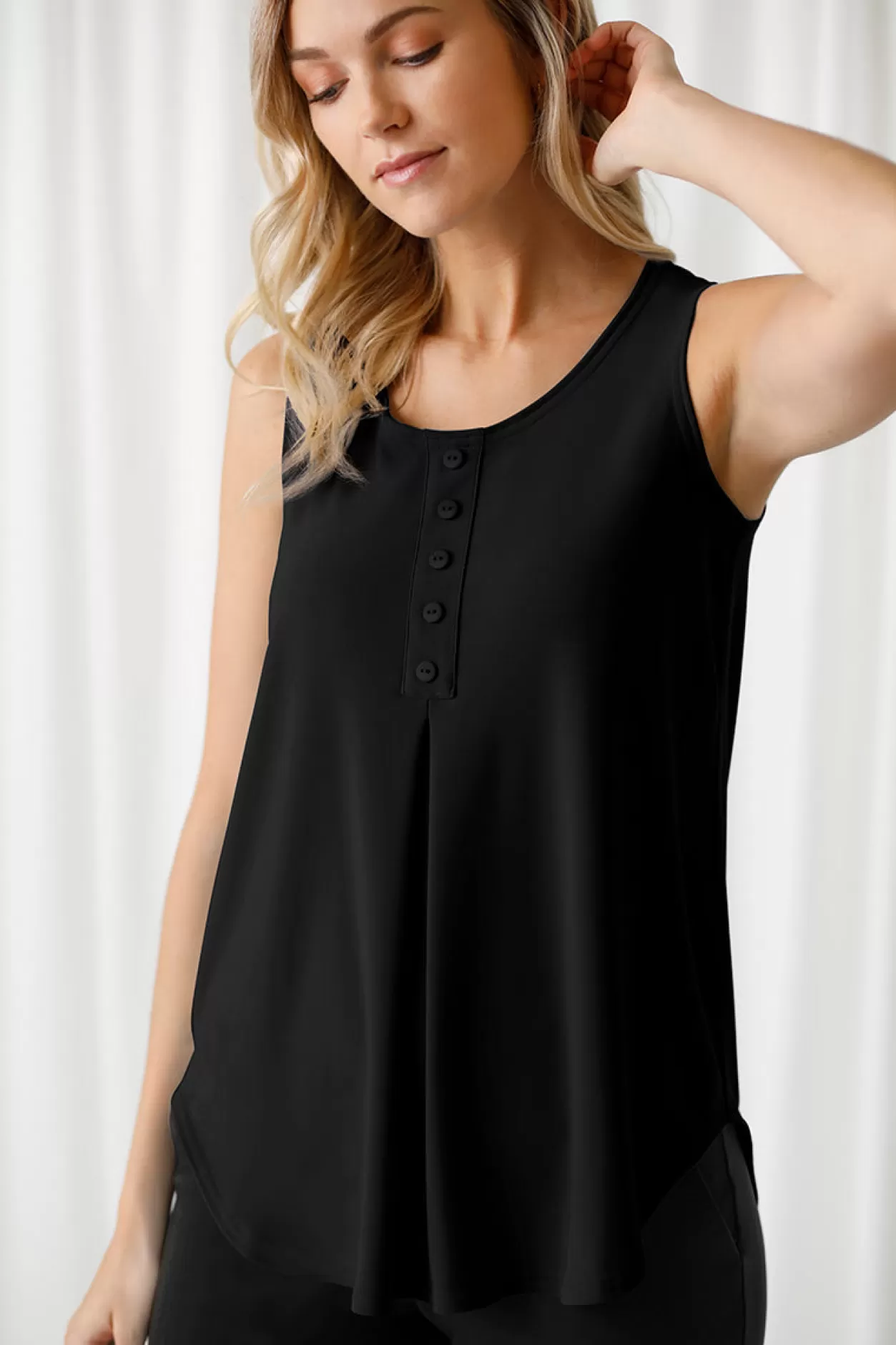 Women Sympli Sleeveless Diva Henley