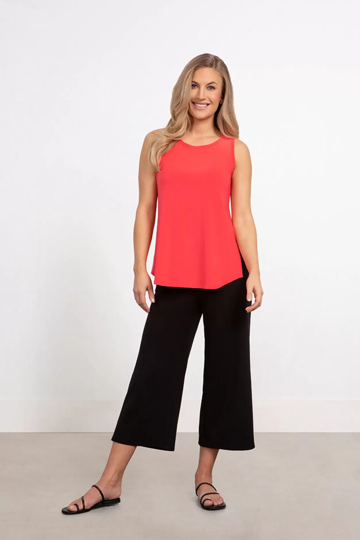 Women Sympli Sleeveless Go To Classic T Relax