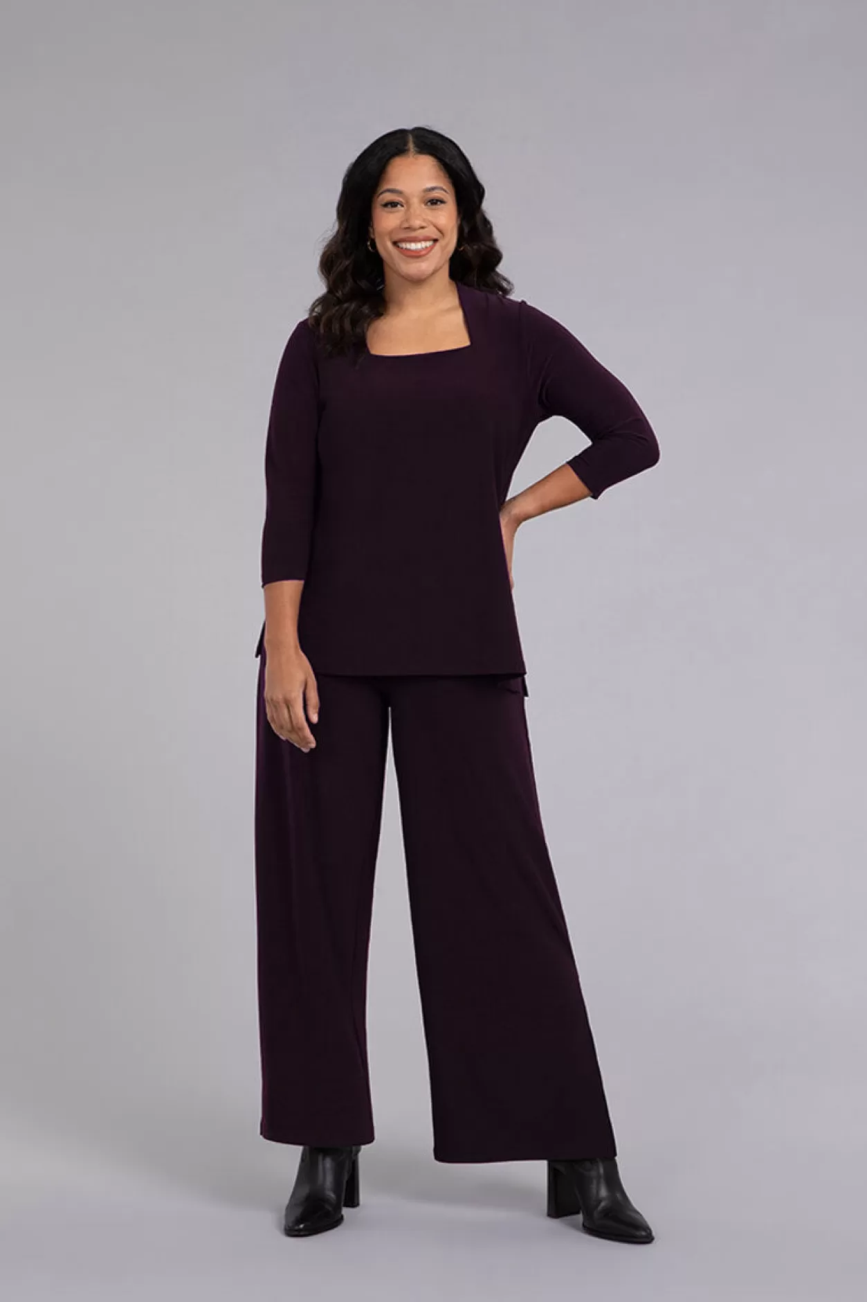 Women Sympli Square Neck Top