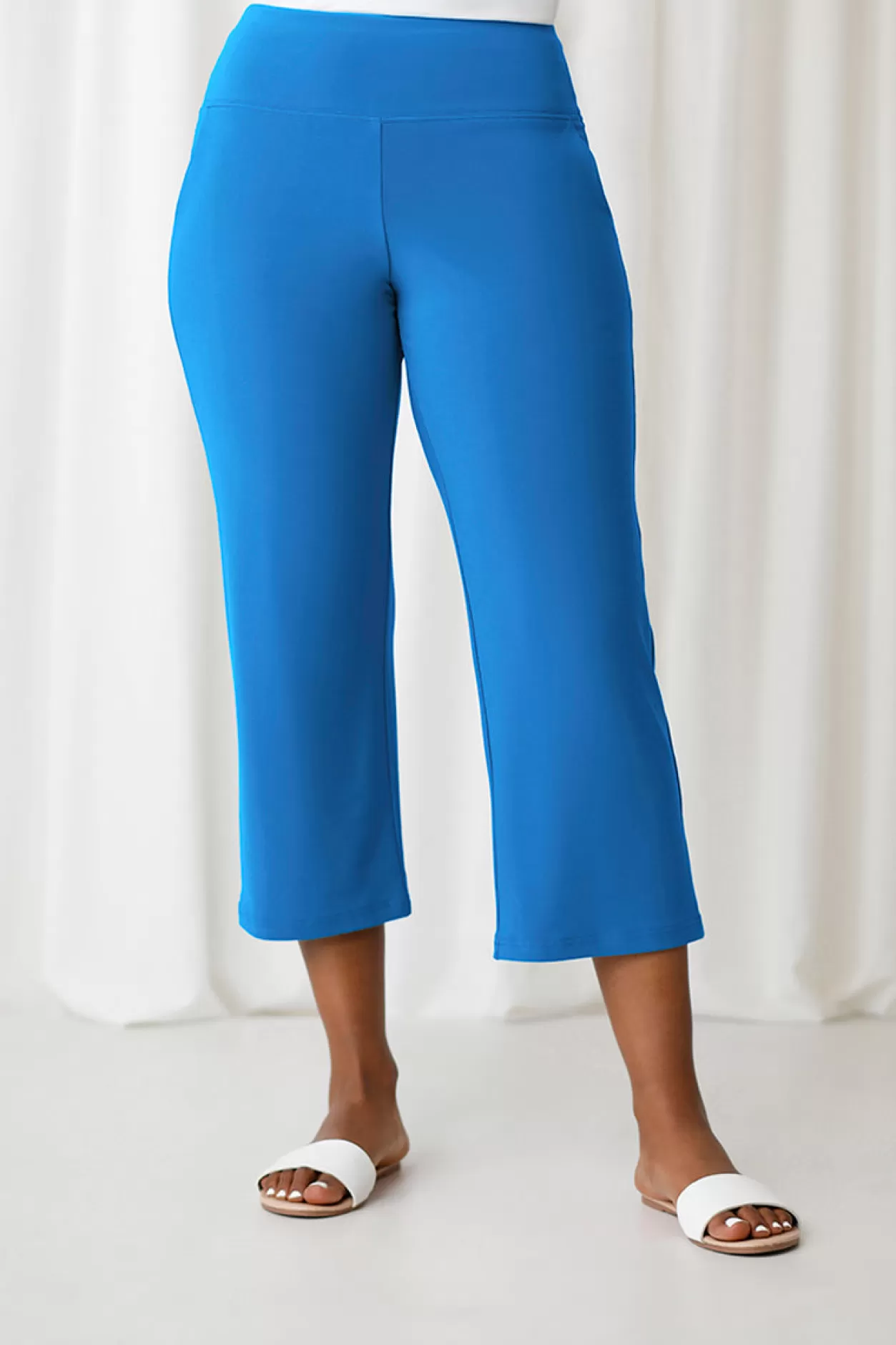 Women Sympli Straight Leg Crop Pant