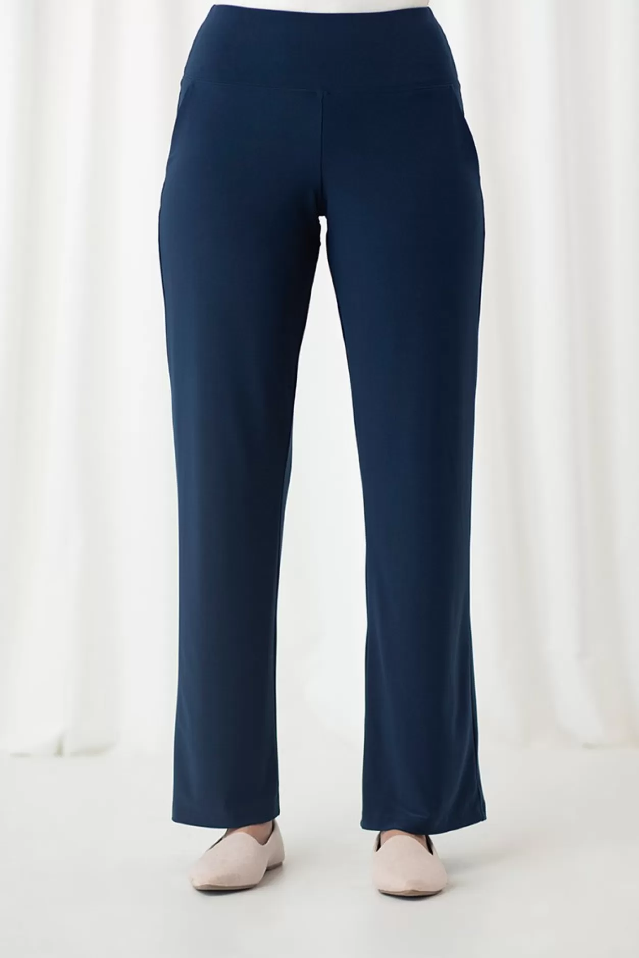 Women Sympli Straight Leg Pant