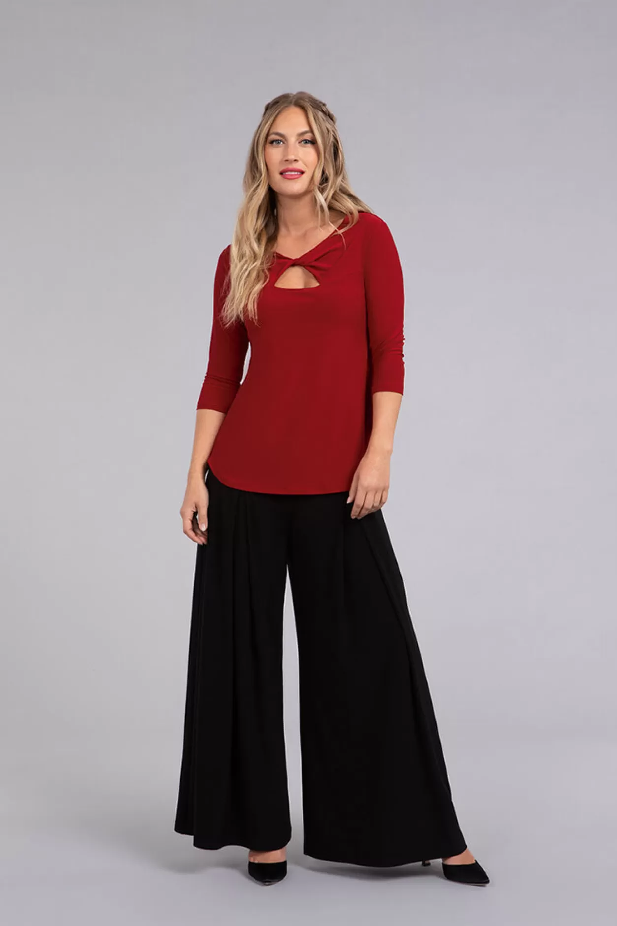 Women Sympli Twist Top