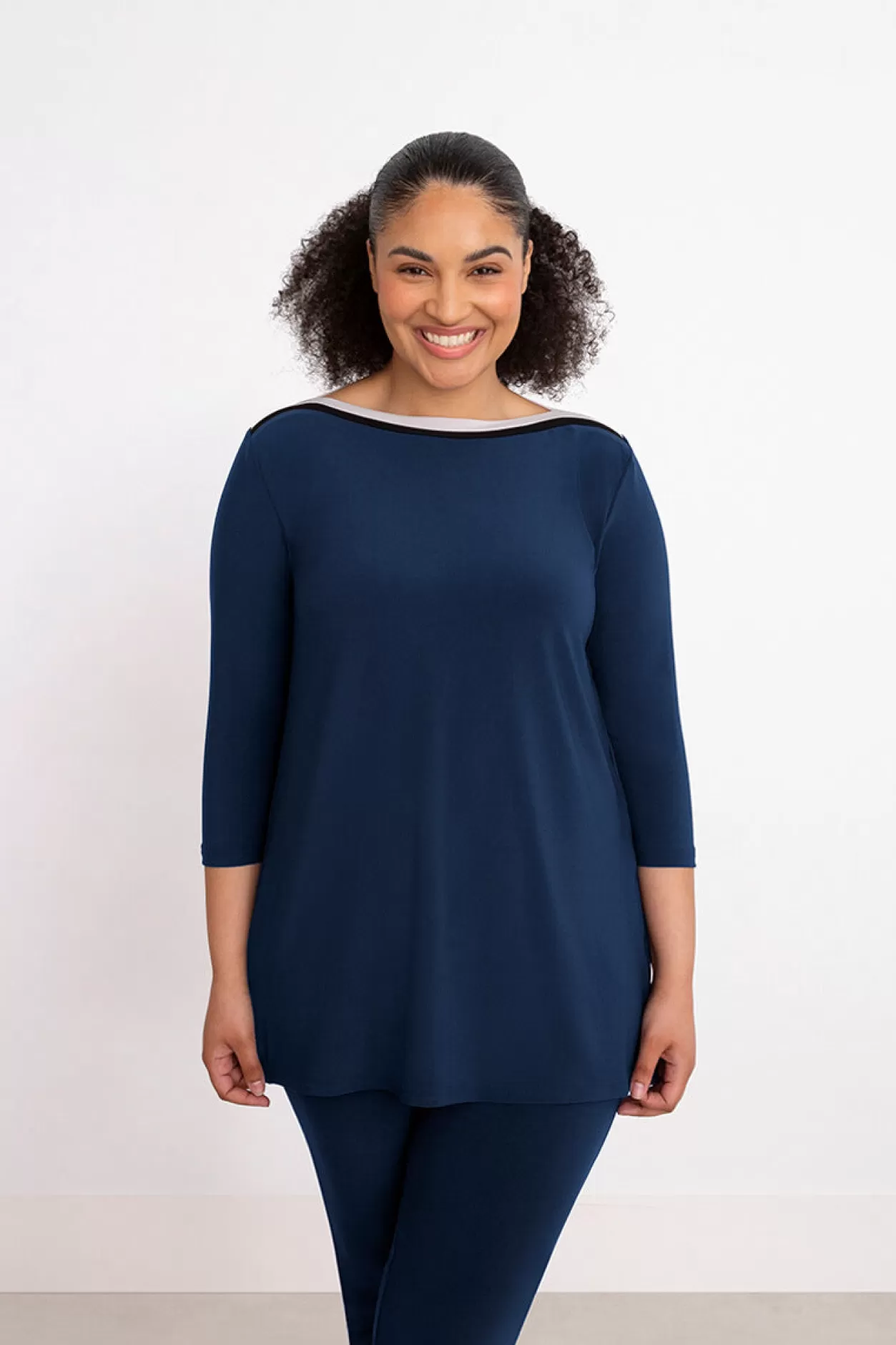 Women Sympli Underline Boat Neck Tunic