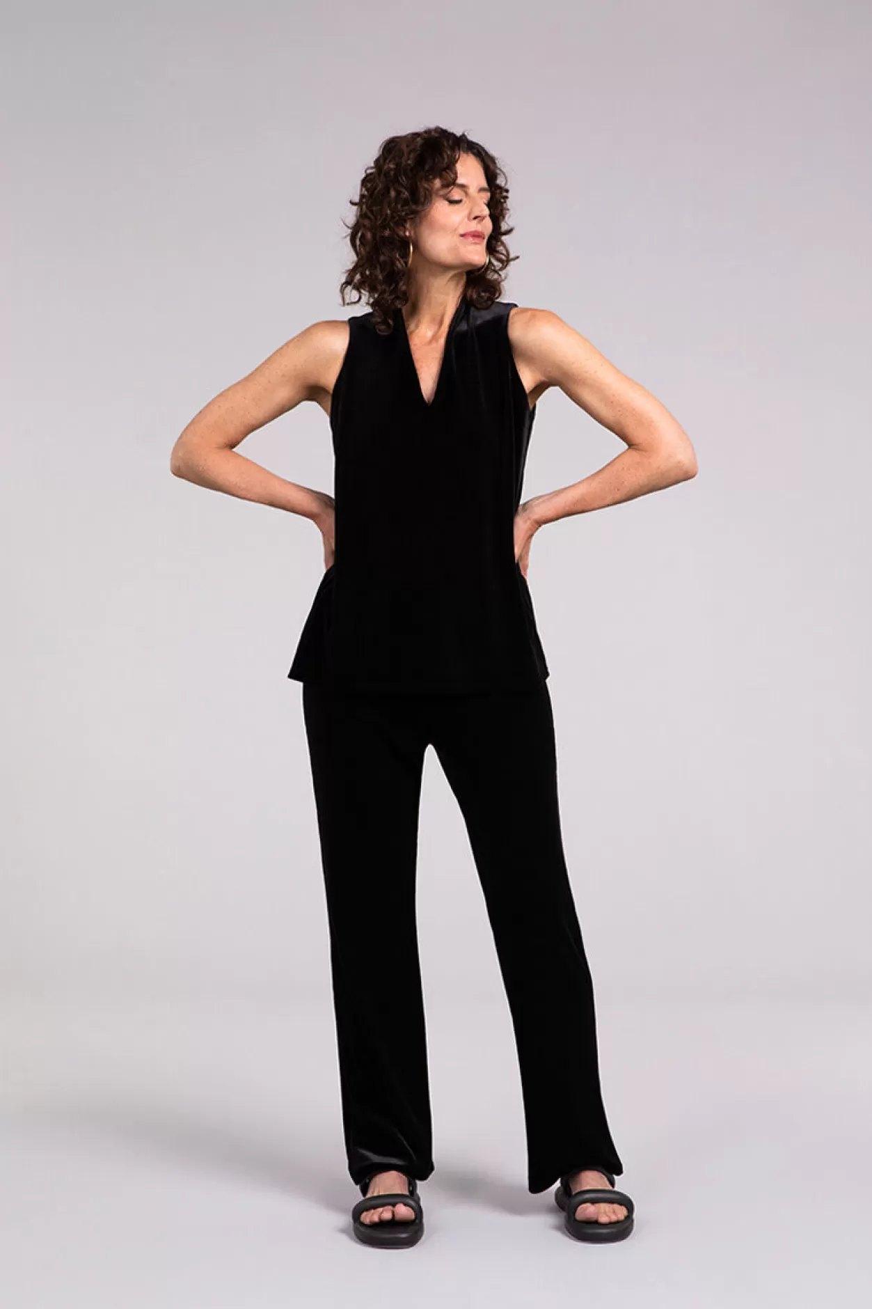 Women Sympli Velvet Straight Leg Pant