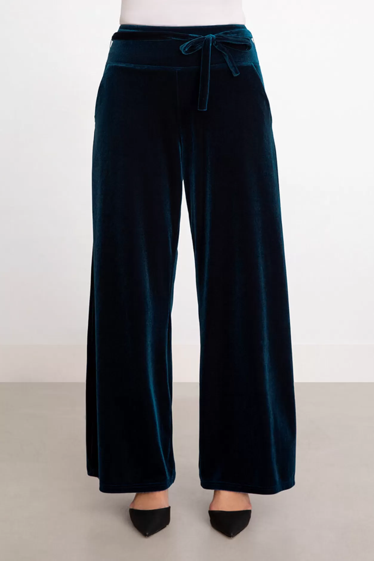 Women Sympli Velvet Wide Leg Trouser