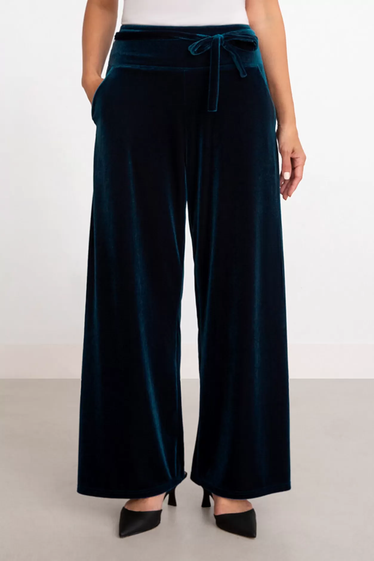 Women Sympli Velvet Wide Leg Trouser