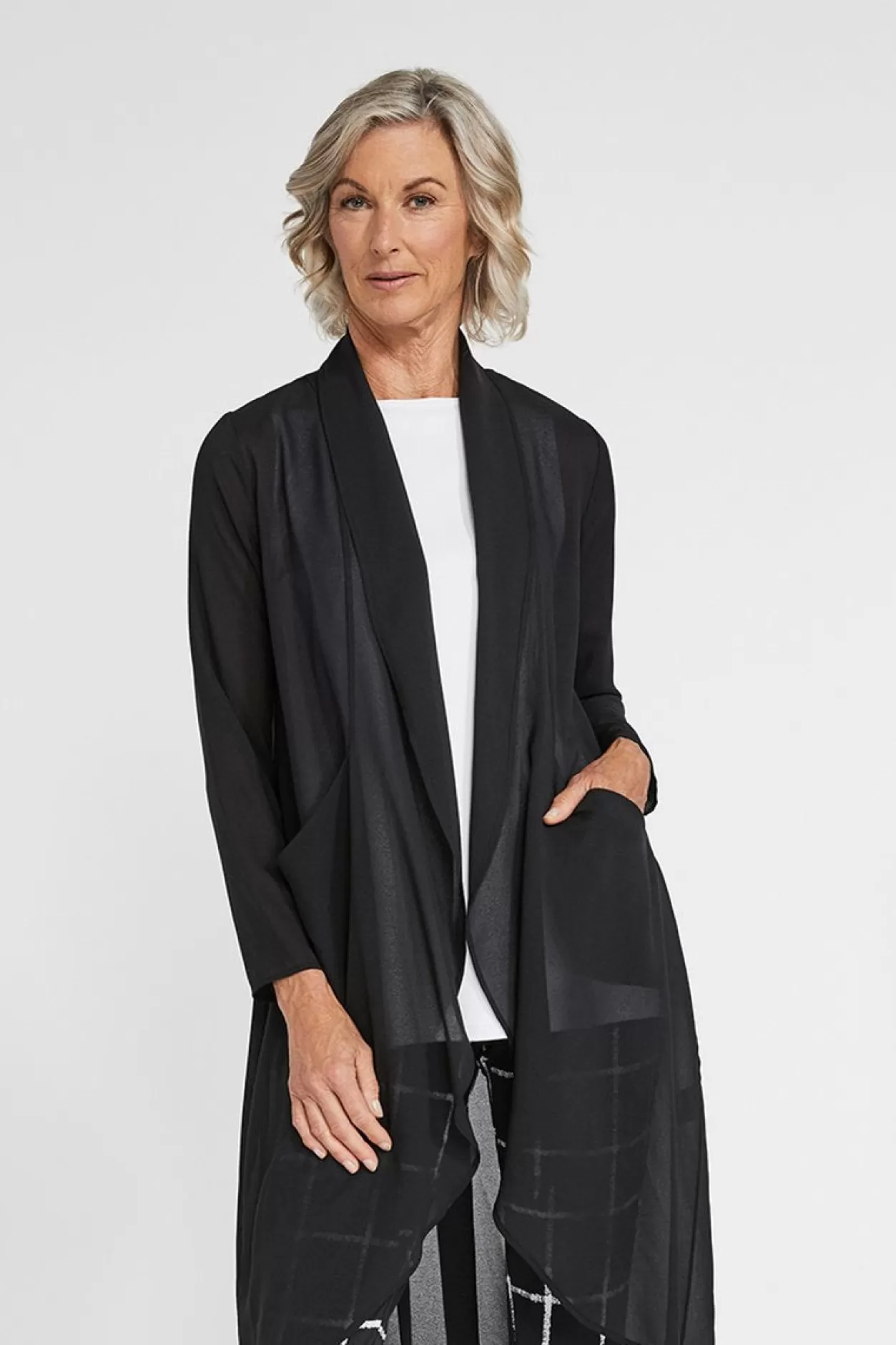 Women Sympli Whisper Coat