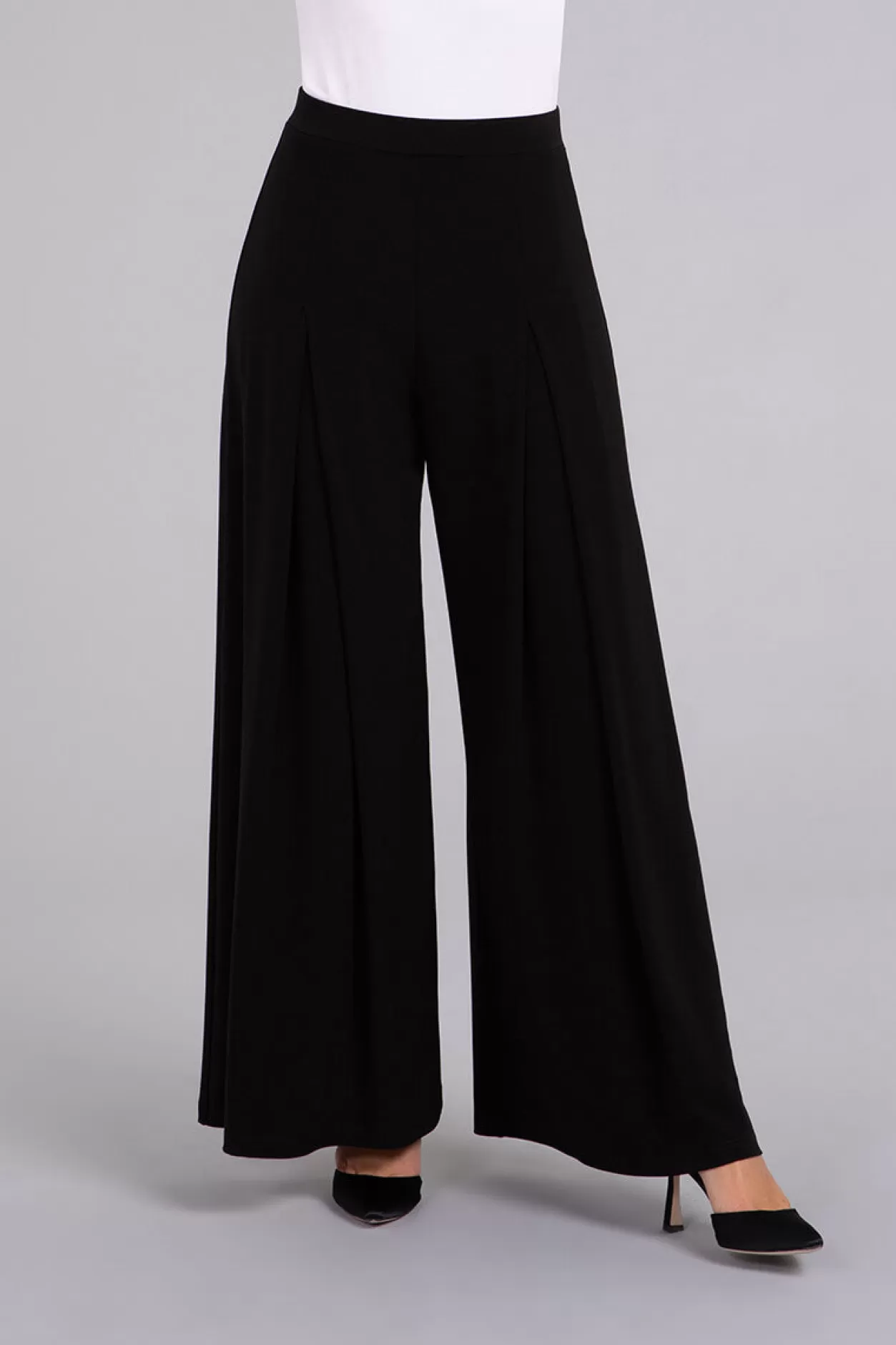 Women Sympli Wide Leg Pleated Trouser