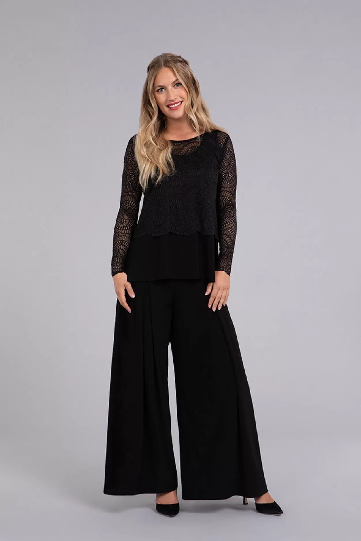 Women Sympli Wide Leg Pleated Trouser