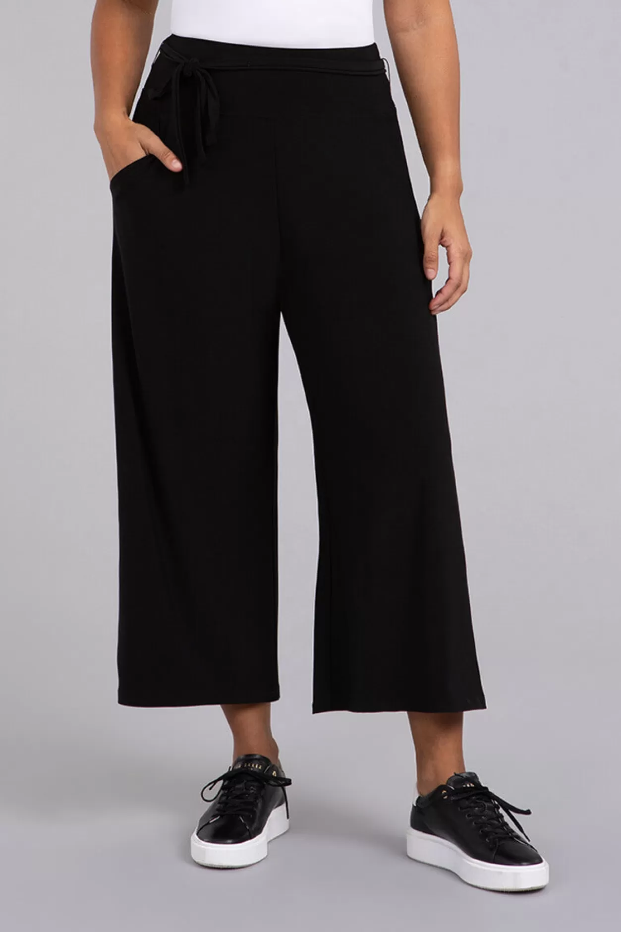 Women Sympli Wide Leg Trouser Crop